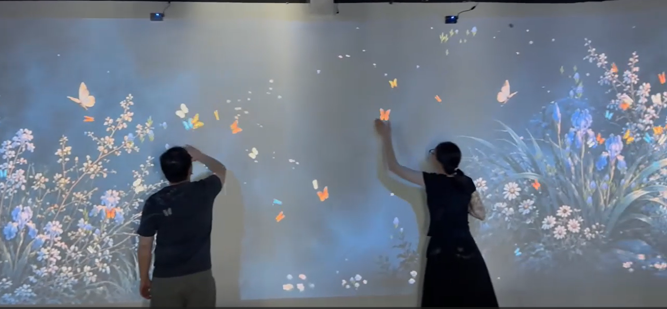 gloview games-Interactive Flower Wall